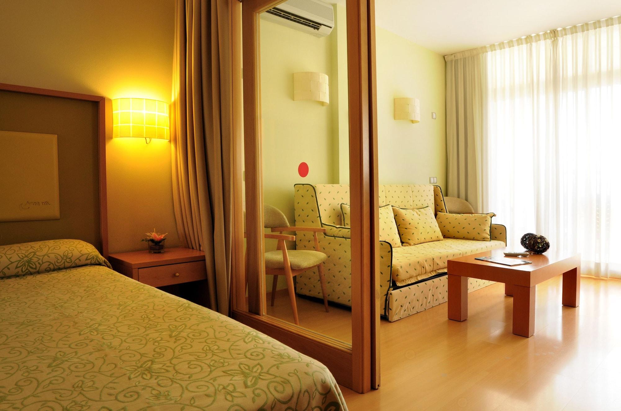 Evenia Olympic Suites Lloret de Mar Exterior photo
