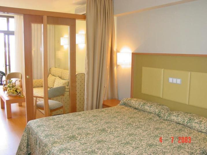 Evenia Olympic Suites Lloret de Mar Exterior photo