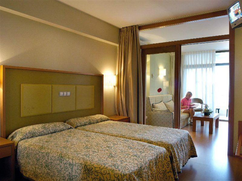 Evenia Olympic Suites Lloret de Mar Exterior photo